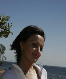 <p class='ppt-number'>221 779 + PIN 812</p><p class='ppt-pricing-de'>1,99 Euro/Min.</p>