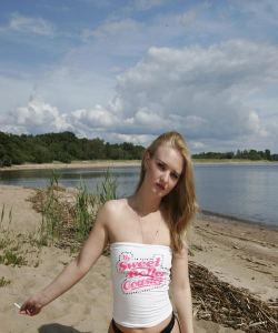 <p class='ppt-number'> 221 779 + PIN 812</p><p class='ppt-pricing-de'>1,99 Euro/Min.</p>