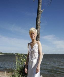 <p class='ppt-number'> 221 779 + PIN 812</p><p class='ppt-pricing-de'>1,99 Euro/Min.</p>