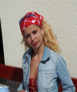 <p class='ppt-number'> 221 779 + PIN 812</p><p class='ppt-pricing-de'>1,99 Euro/Min.</p>