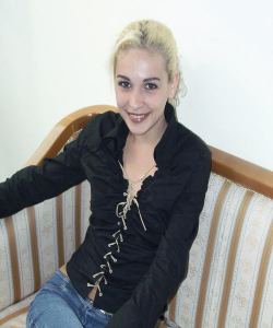 <p class='ppt-number'>0137 77728 315</p><p class='ppt-pricing-de'>1 €/Anruf MoFu Tarif abweichend</p>