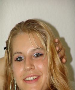 <p class='ppt-number'>09005 208 708 407</p><p class='ppt-pricing-de'>1,99 Euro/Min. im dt. Festnetz - Mobilnetz ggf. abweichend</p>